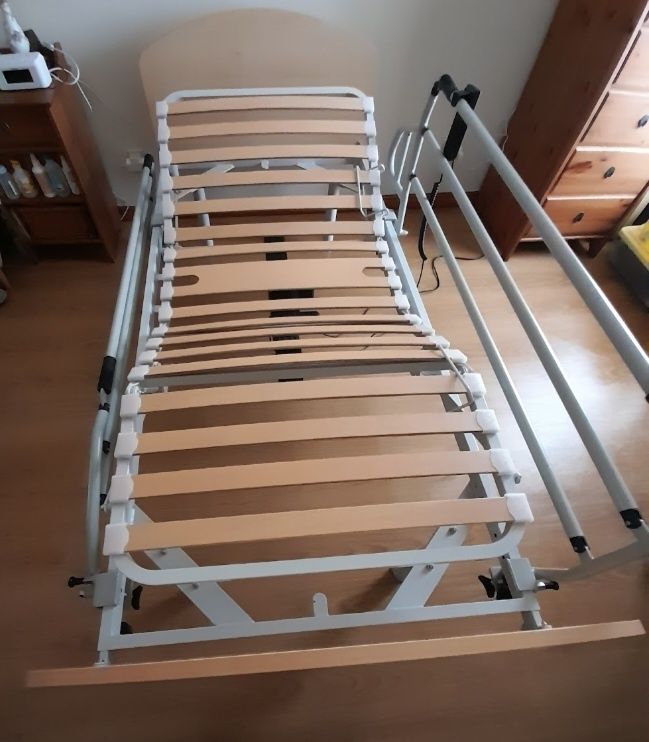 Cama articulada com colchao