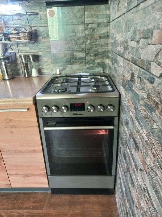Продам плиту газову Hansa