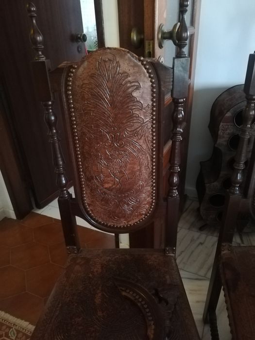 Cadeiras antigas