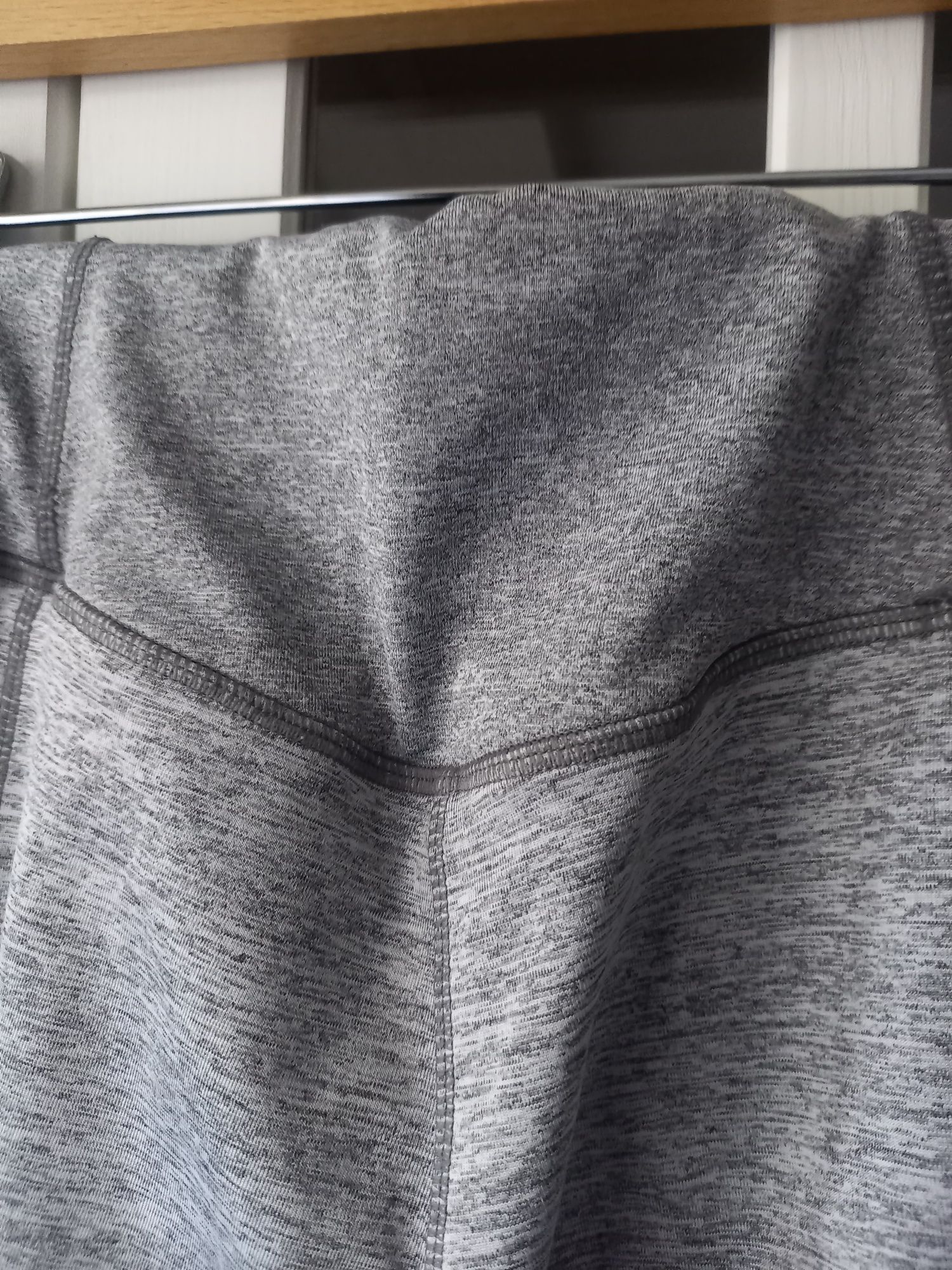 Szare damskie legginsy S Bershka