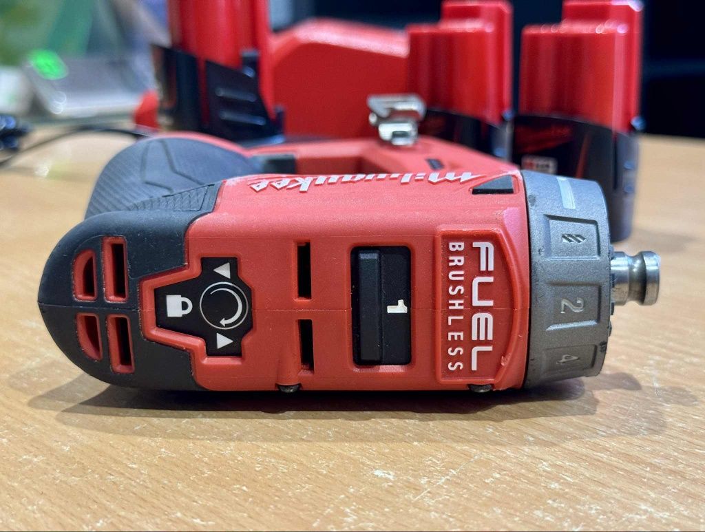 Wiertarko wkrętarka z wymiennym uchwytem Milwaukee m12 FDDXKIT 3xAKU !