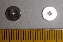 Nowe śrubki Lenovo M2,5x2 mm, płaska główka 6,5 mm - 2 szt.