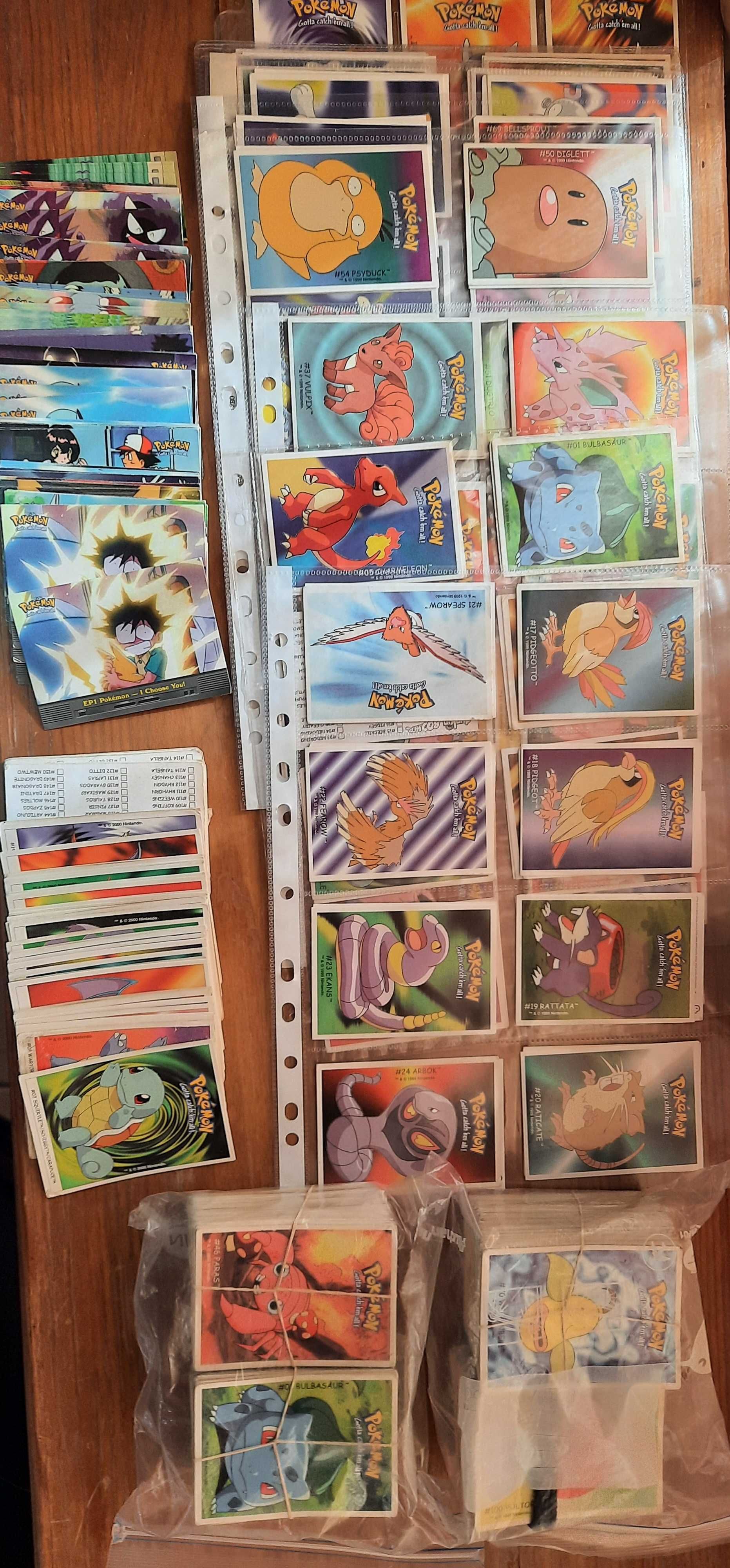 Várias coleção Cartas de Pokémon