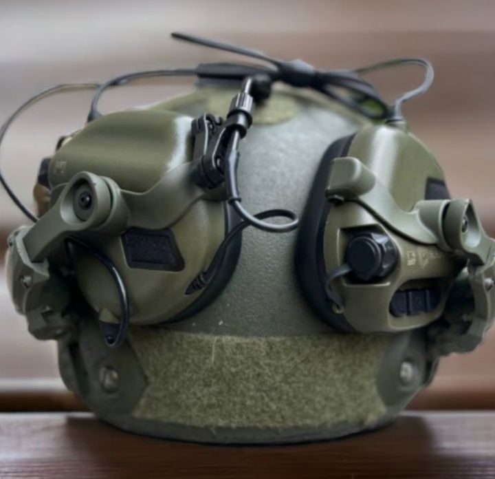 Оригінал!Комплект: активні навушники Earmor M32+кріплення на шолом