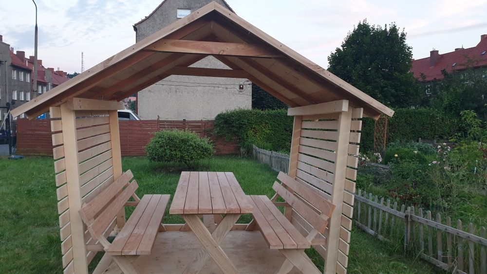 Meble ogrodowe (szalas,wiata,lawy, stoly)
