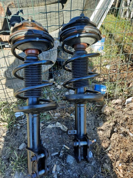 Продам стойки TOYOTA CARINA E 1,6