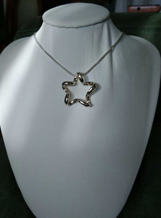 Colar Aço Prateado c/ Pendente Estrela NOVO
