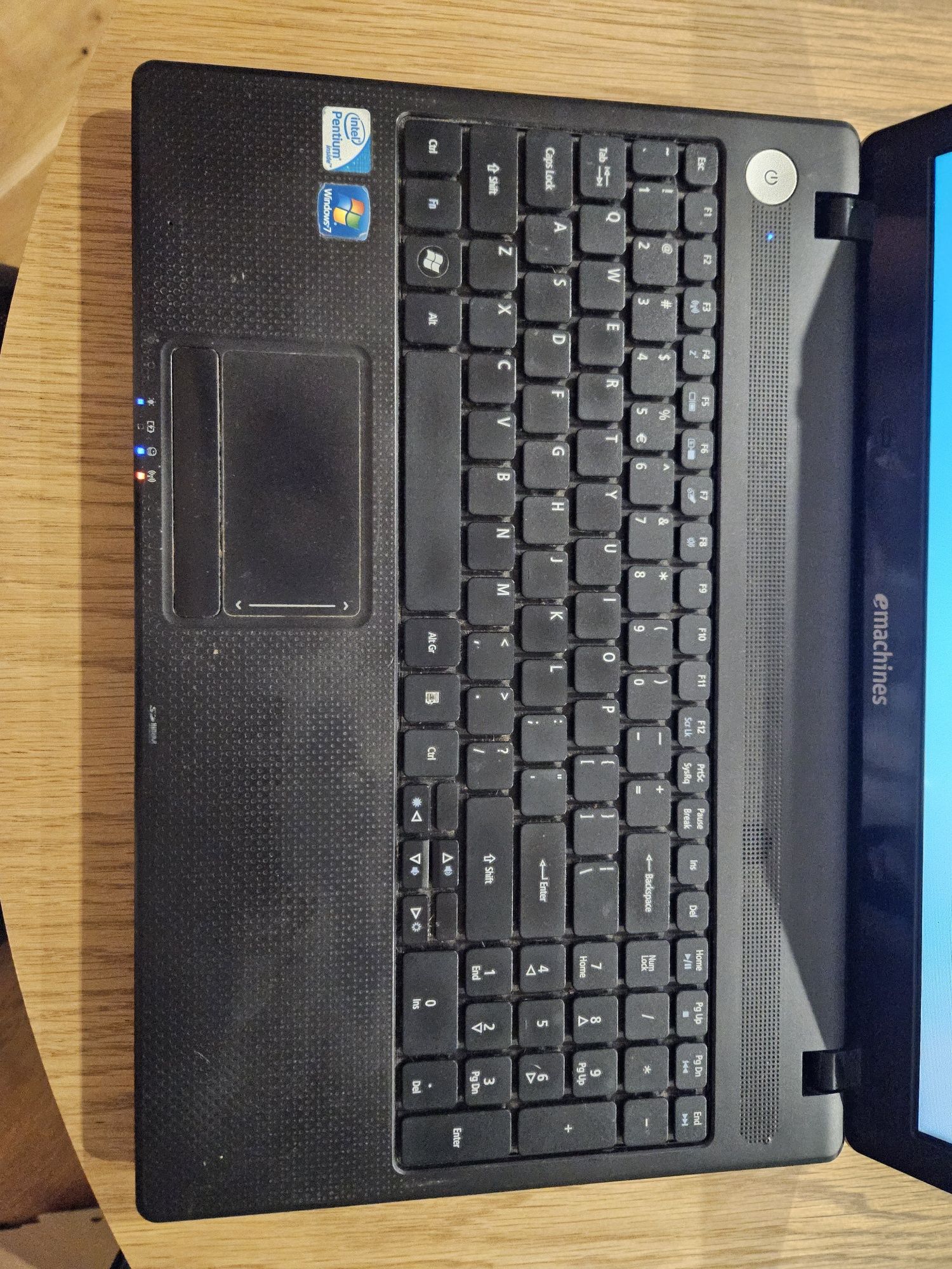 Laptop emachines, intel pentium, Windows 7