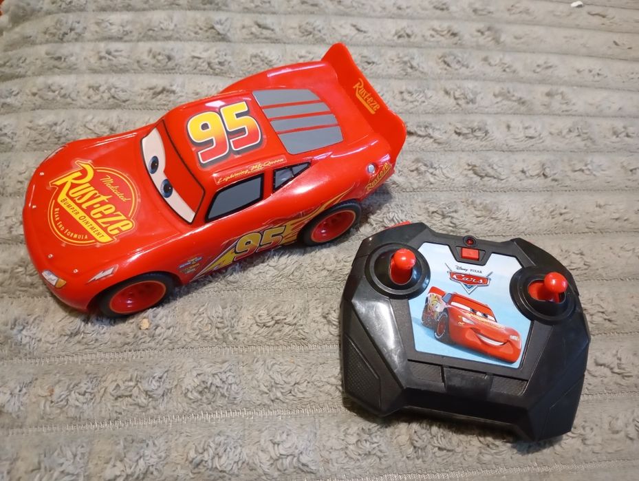 Маквін машинка на пульті, оригінал, машинка на радіокеруванні з мульти