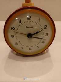 Zegarek budzik z PRL-u vintage