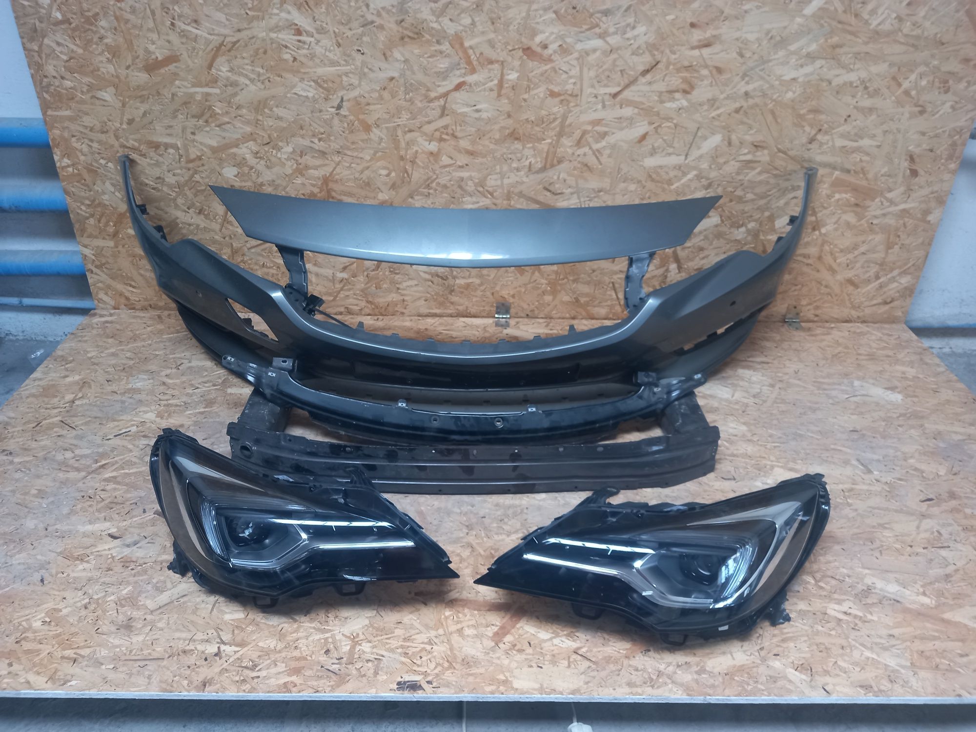 Komplet lamp przednich lewa , prawa - lux Opel Astra K 5 V
