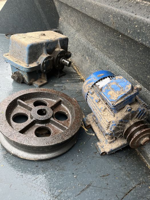 Sprzedam przekładnię do wyciągu obornika