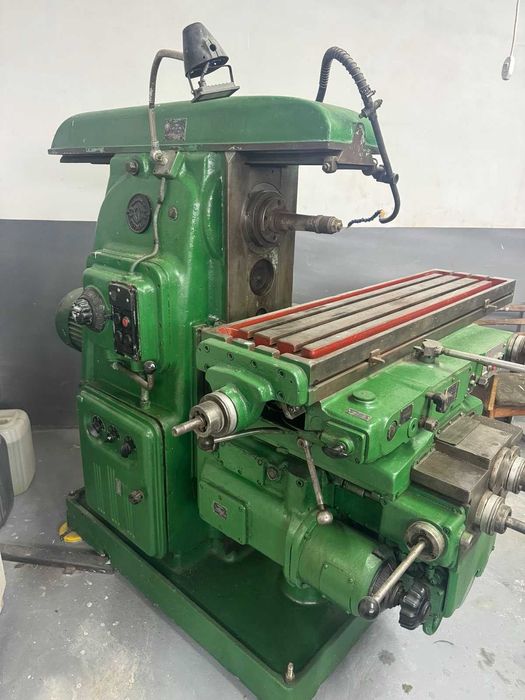 Фрезерний верстат