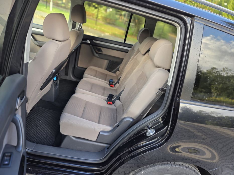 VW Touran  1 9 TDI 7 osobowy