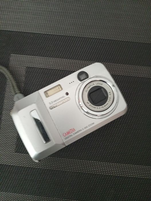 maquina fotografica camera digital 	OLYMPUS	5.0 megapixel C-500 Zoom
