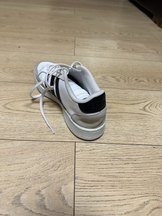 Продам кроссовки Adidas