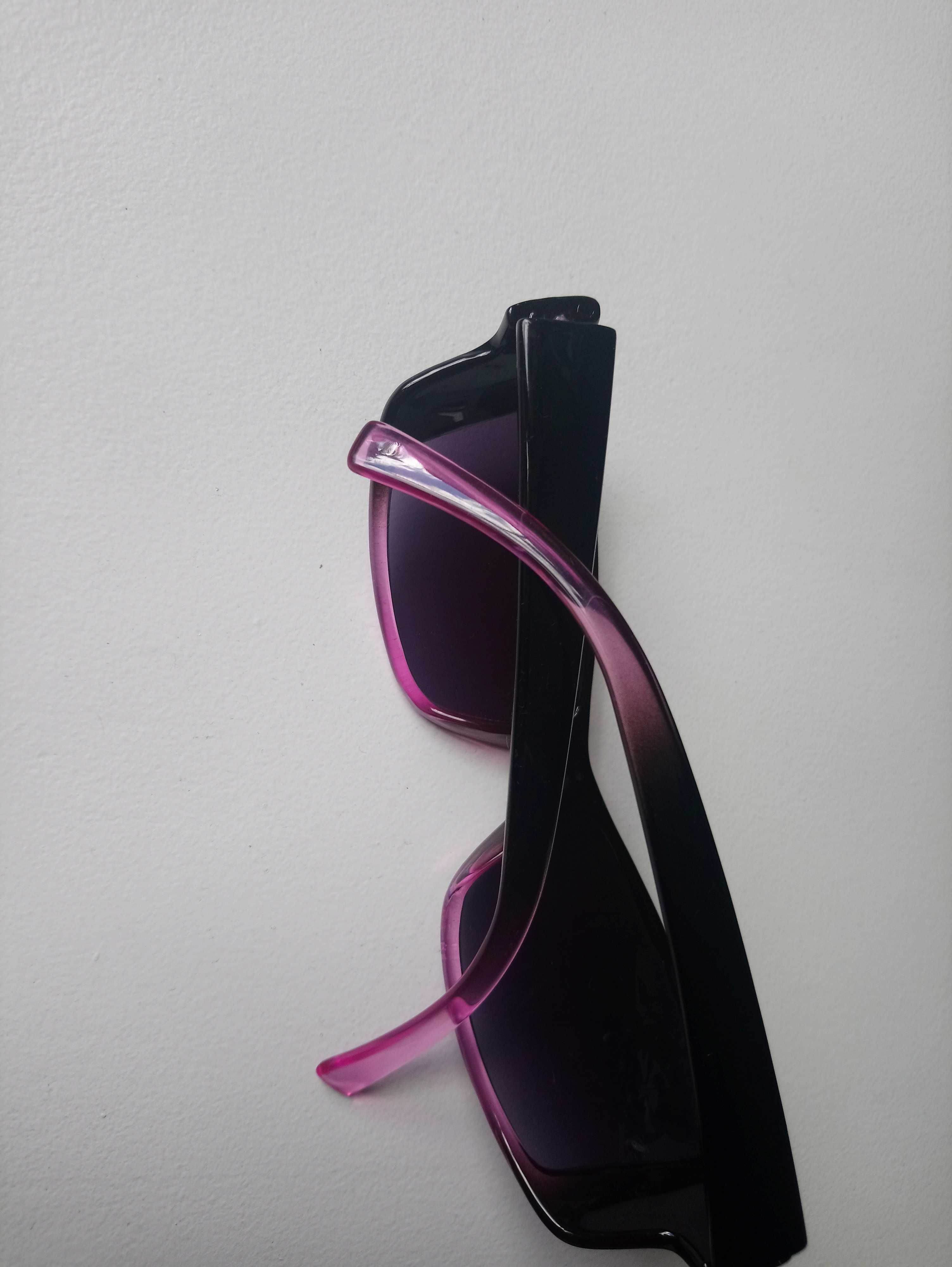 okulary przeciwsłoneczne z pokrowcem