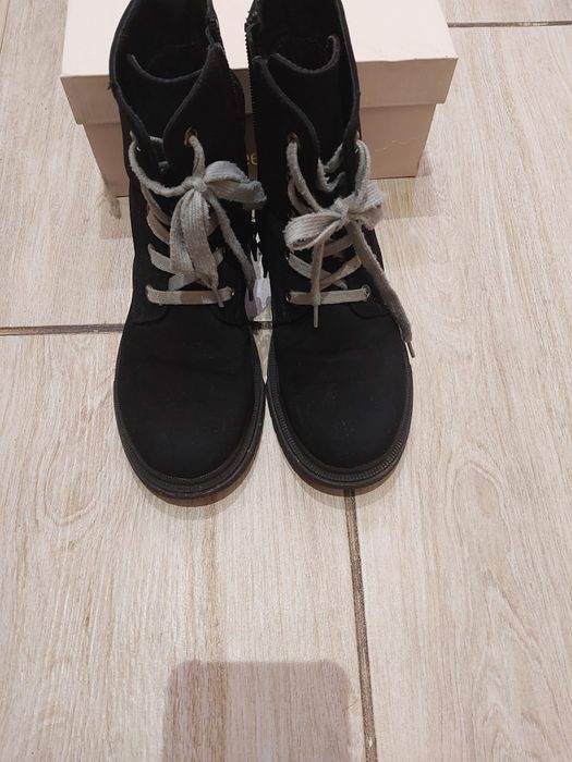 Czarne zimowe botki rozmiar 34