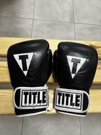 Продам боксерские перчатки Title.