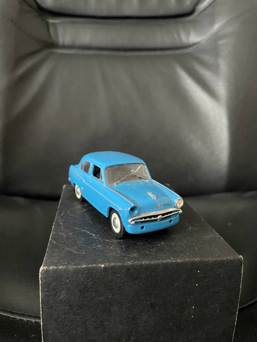 Москвич-407 1:43 DeAgostini