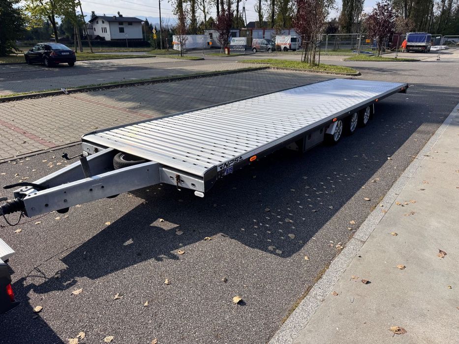 NPS Podwójna DMC 3500 kg Ładowność 2600 kg 8.40m  Nowe osie i hamulec najazdowy