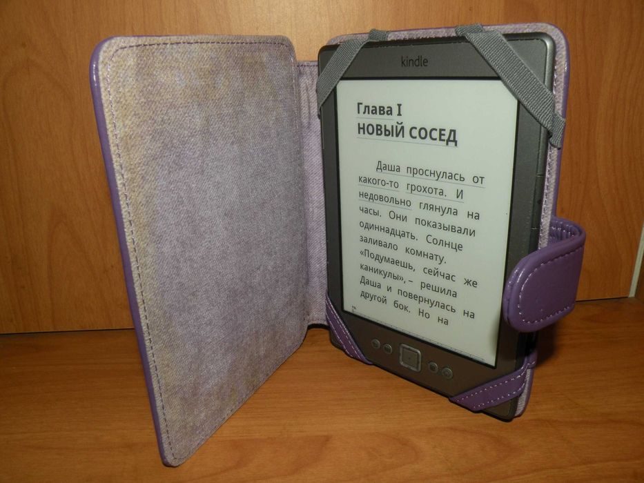 Amazon Kindle повністю робоча з гарним чохлом