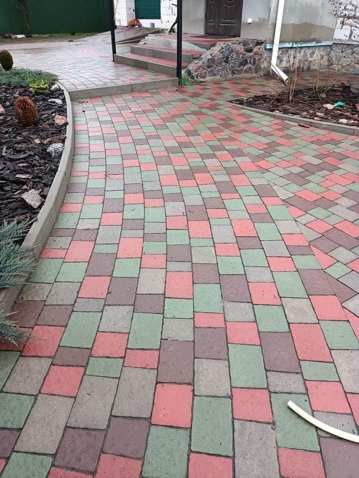 Укладка тротуарної плитки