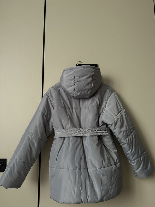 Тепла куртка на осінь та зиму