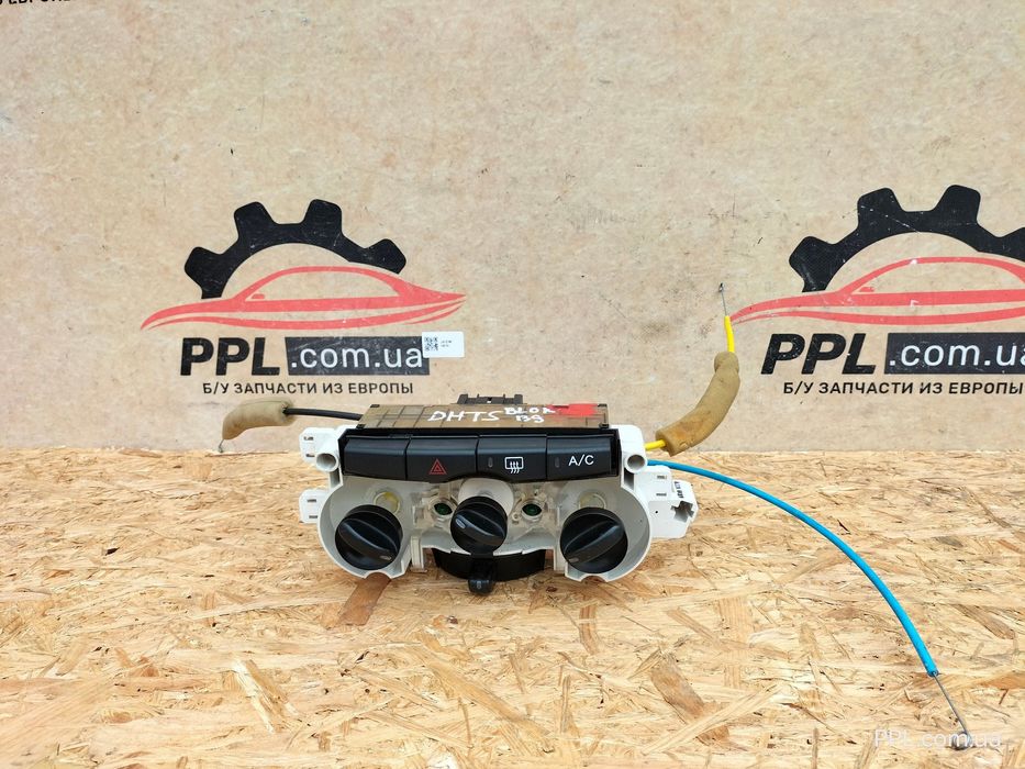 Daihatsu Materia 2006-2012 блок управления кондиционером печкой