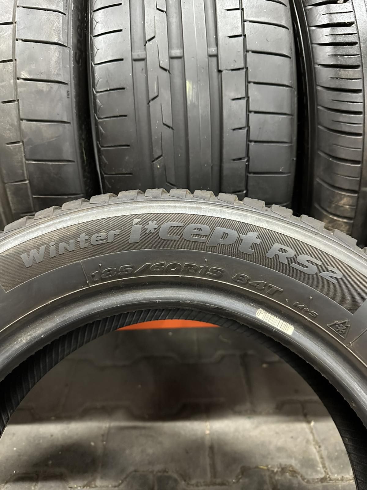 Шини Резина Зима 185/60 R15 84T Hankook Winter Icept Rs2