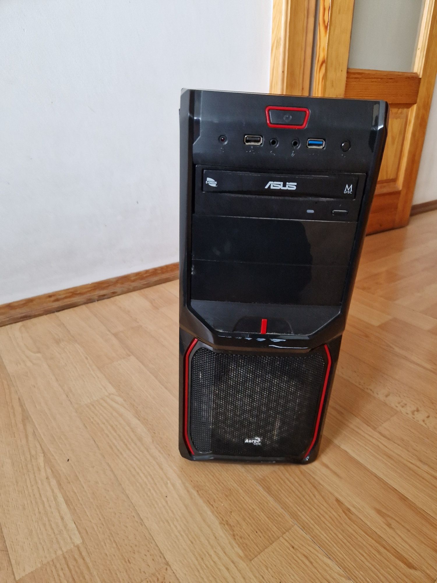 AEROCOOL два кулера Корпус для системного блока