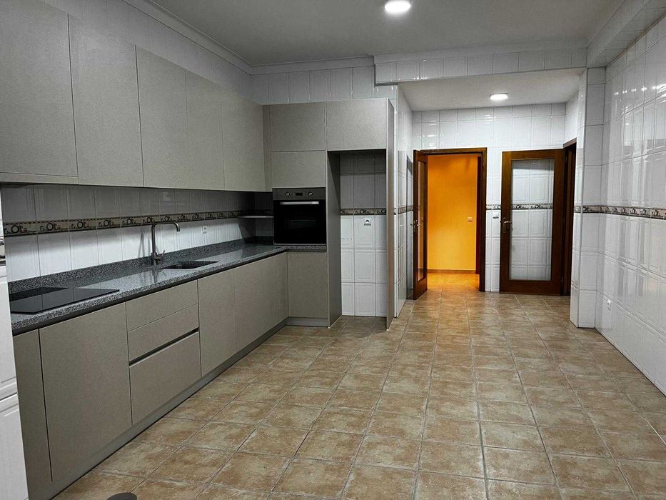Apartamento T3 com Terraço no Coração de Nelas – Viseu