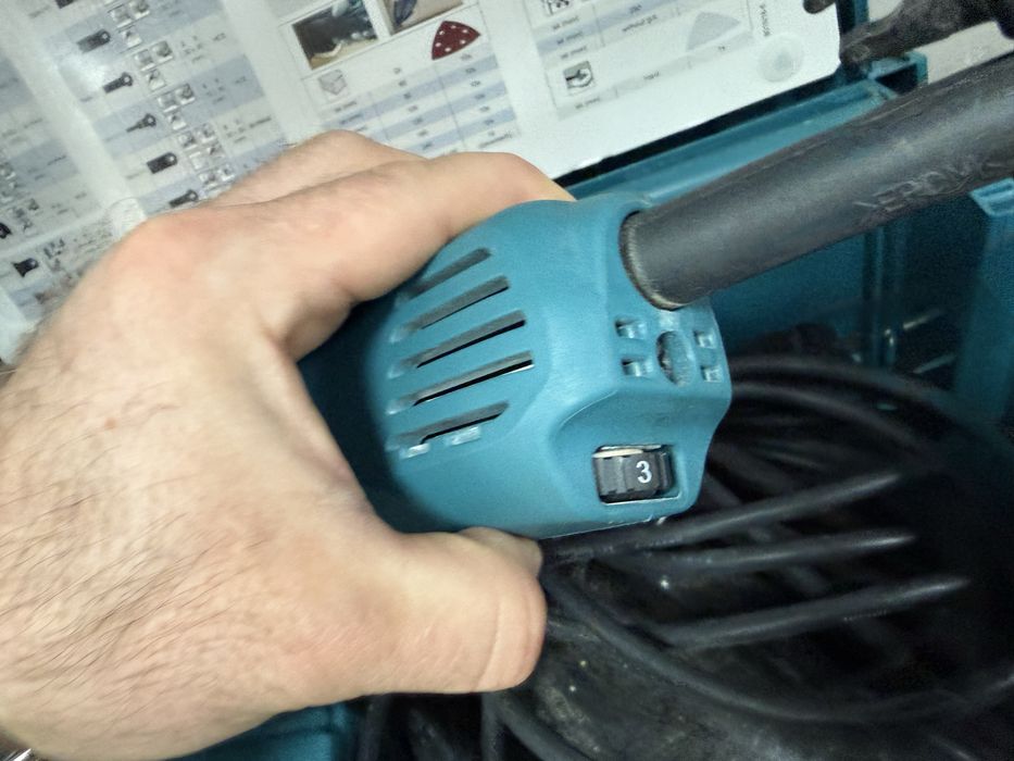 РЕНОВАТОР Makita TM3000C на магазині