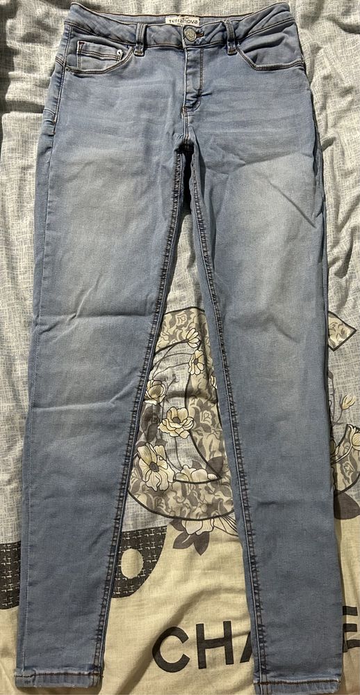 Продам джинсы женские