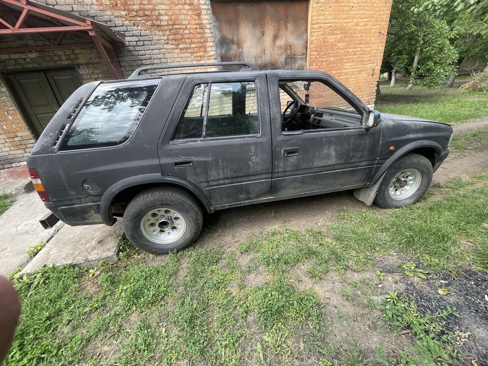 Опель фронтера на ходу заводиться едет