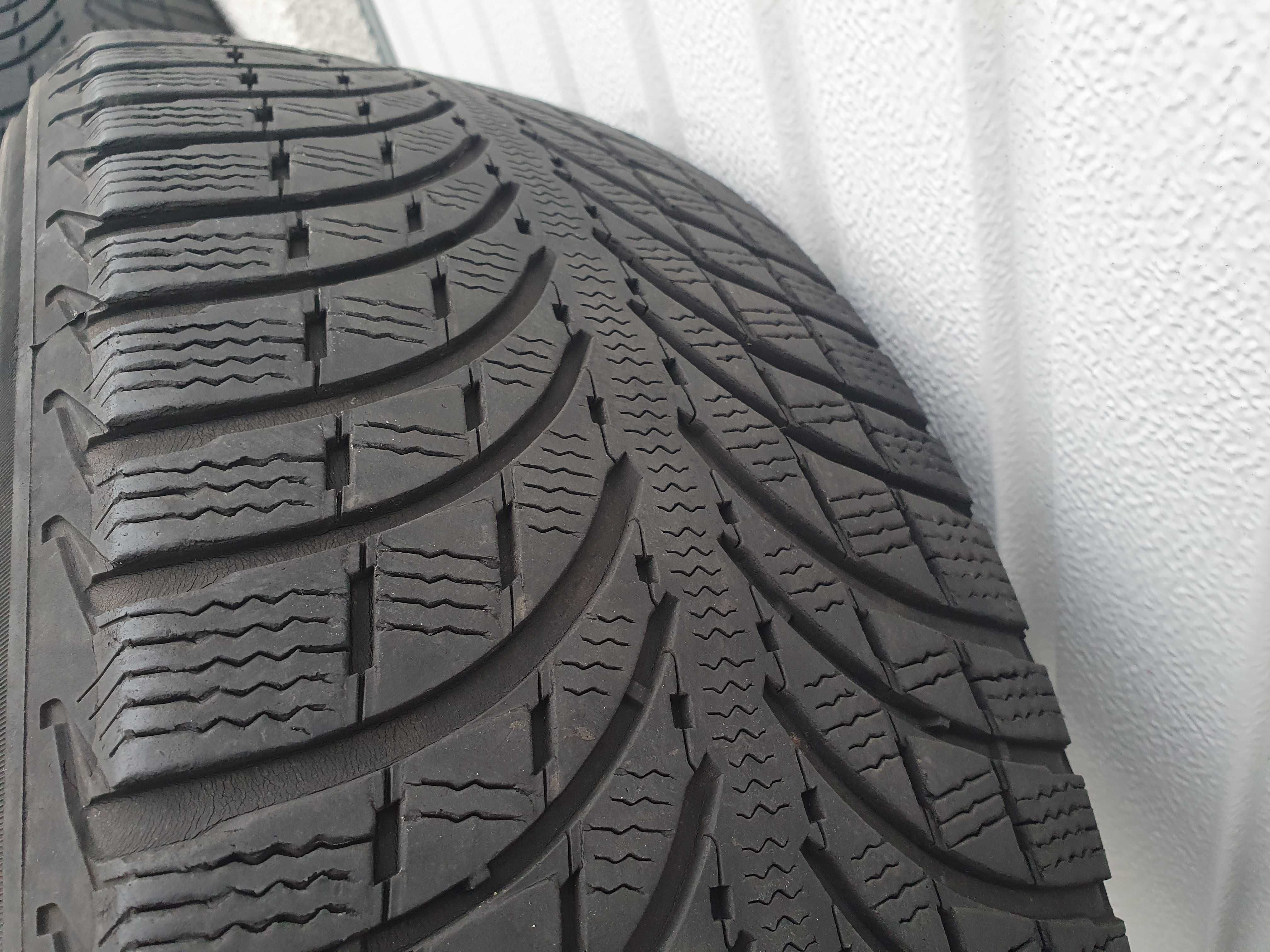 235/60 R18 OPONY Michelin Latitude Alpin LA2 - komplet