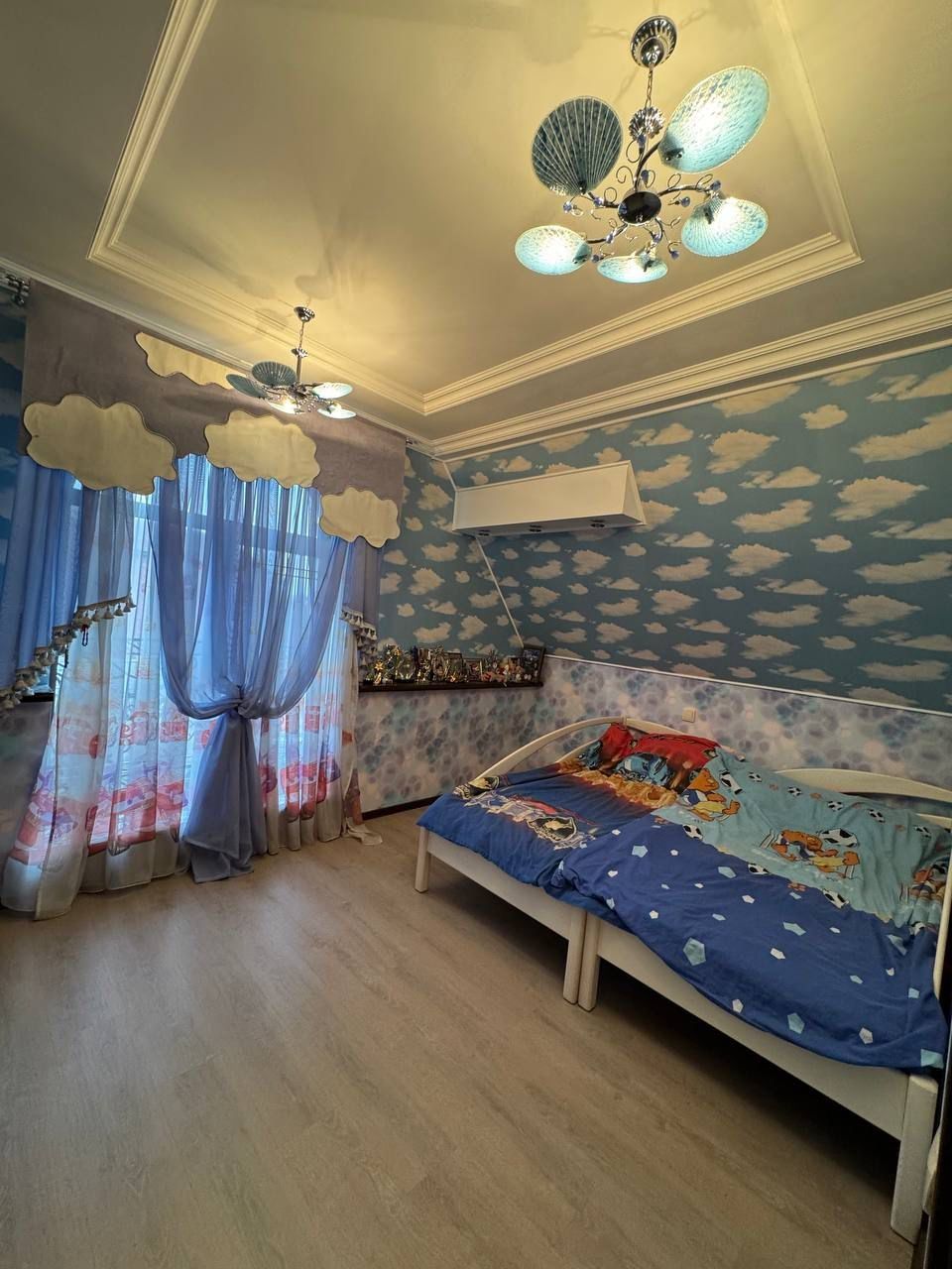 Продаж будинку. Заходь і живи. МОДР.