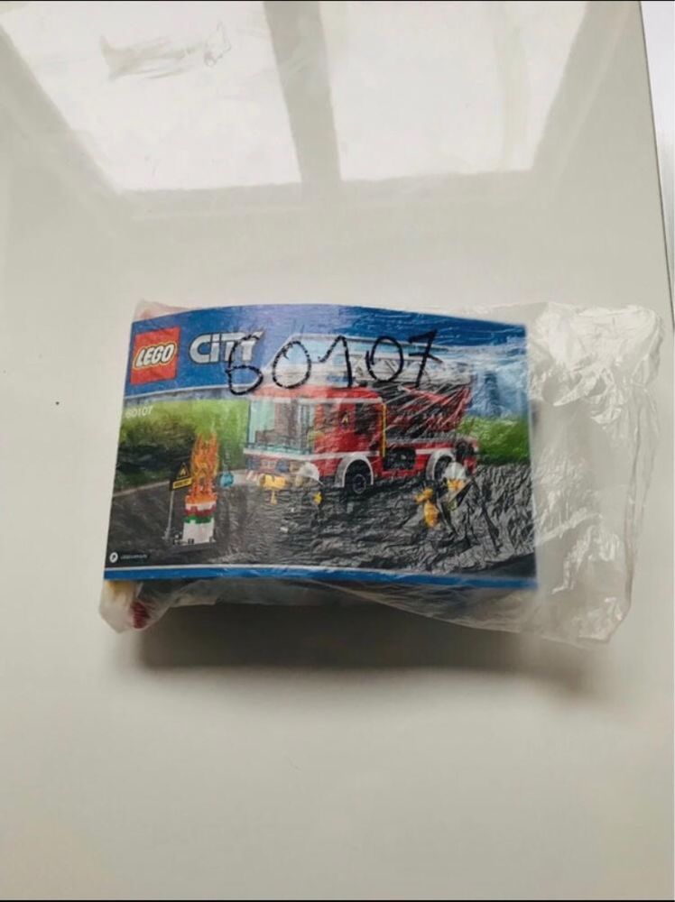 Lego city 60107 wóz strażacki z drabiną