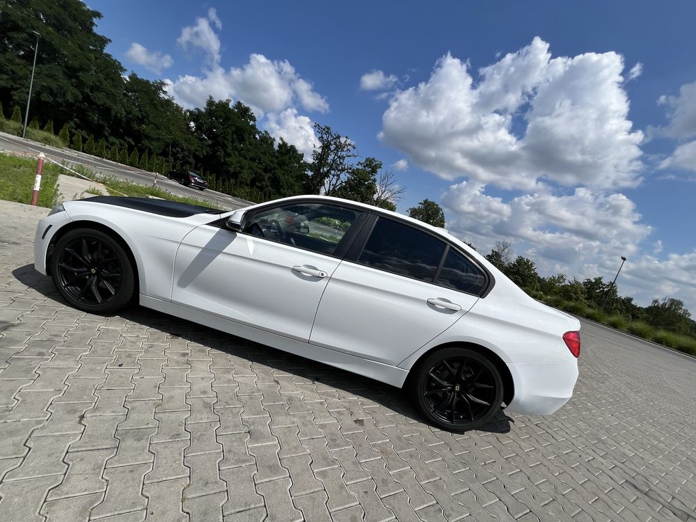 Bmw f30 320i 300km 2014 2.0 Benzyna