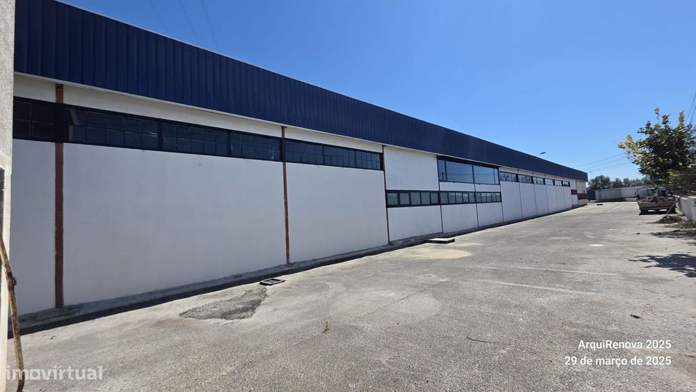 Armazém 1000m2 - Santa Eulália