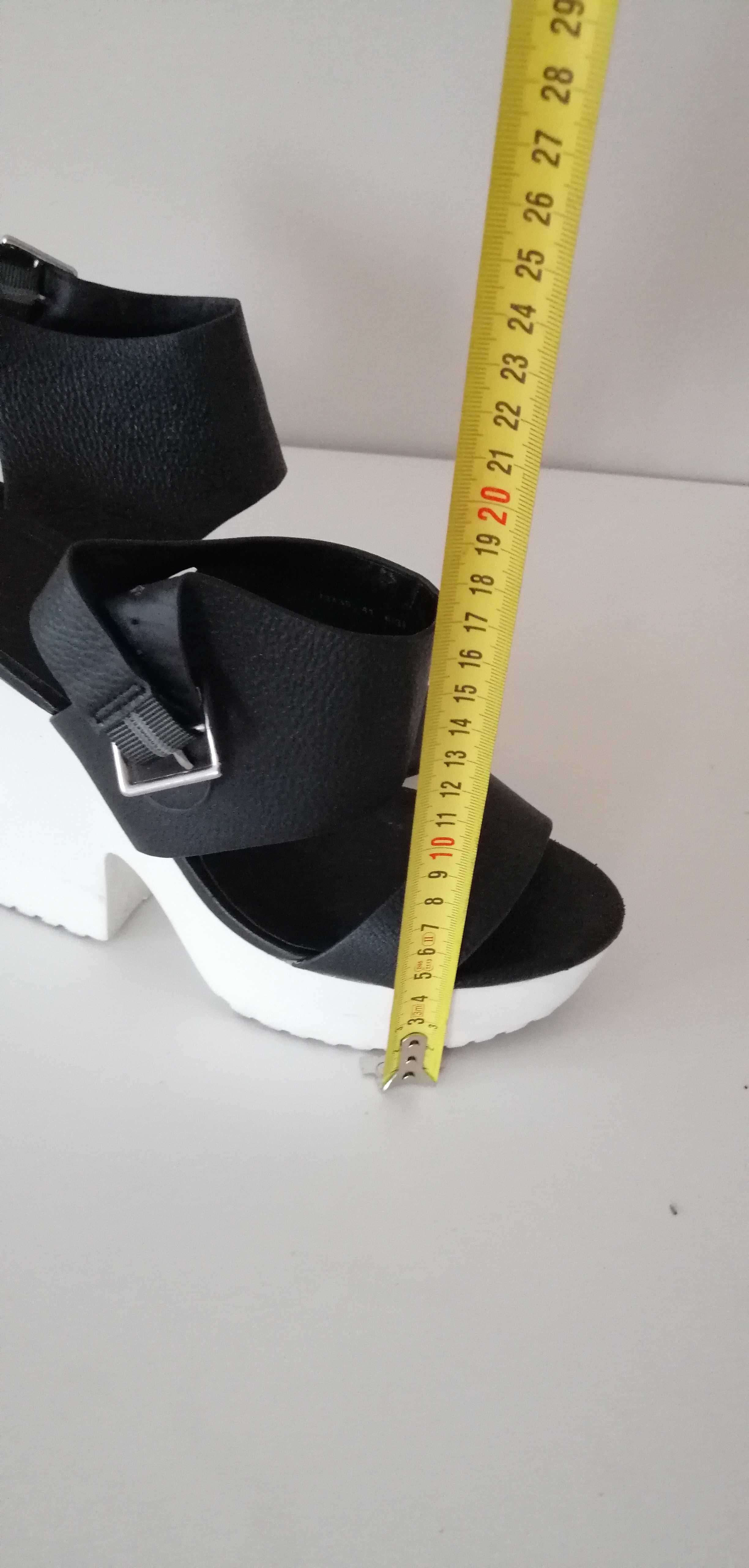 unikatowe biało czarne buty na koturnie koturny sandały 39 białe retro