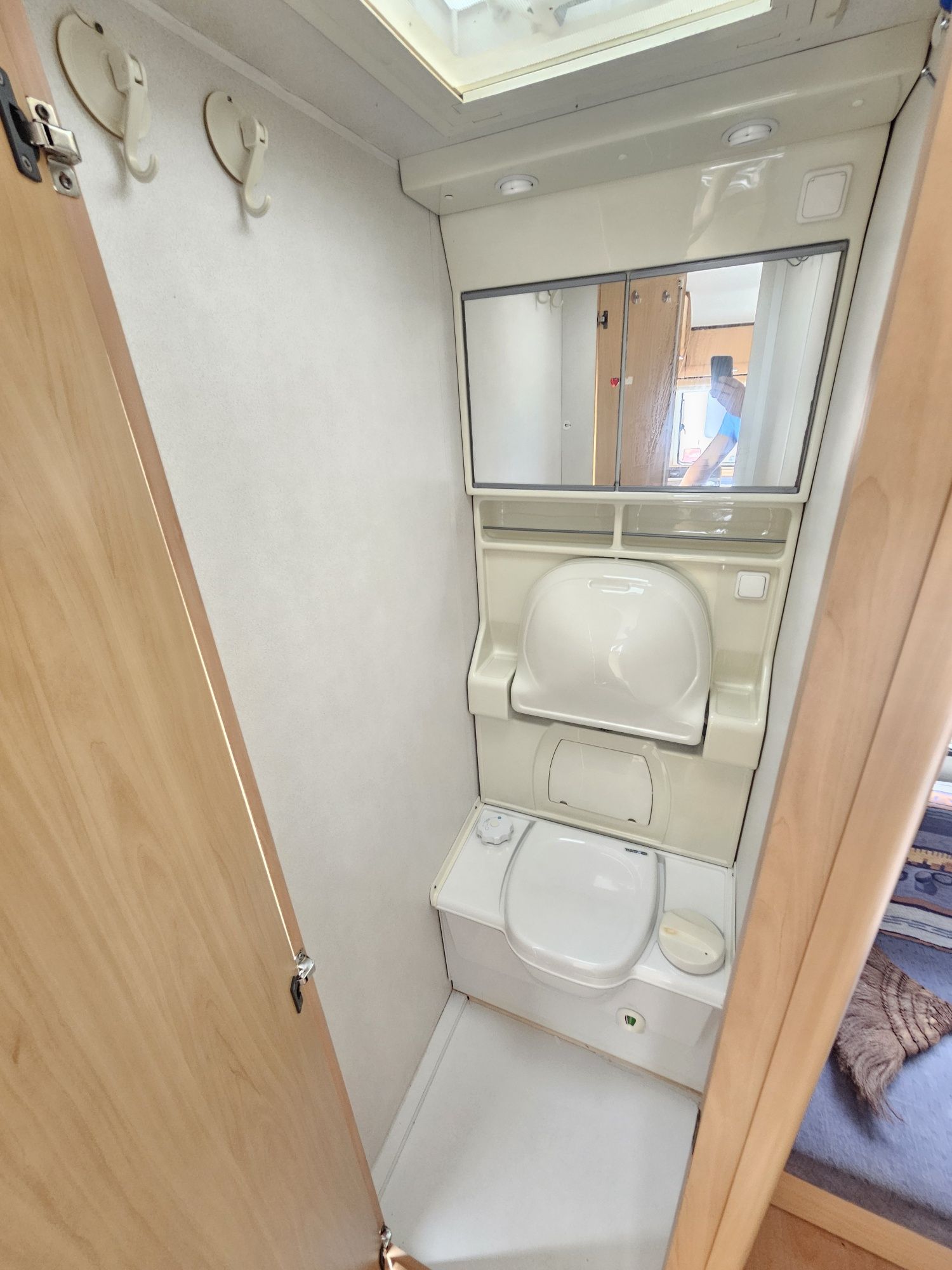Przyczepa kempingowa Beyerland Sprinter 390 z przedsionkiem 1100Dmc