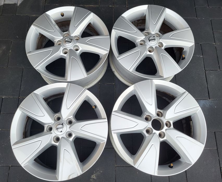 Felgi VOLVO OE XC40 17'' 7,5Jx17 5x108 ET50,5
