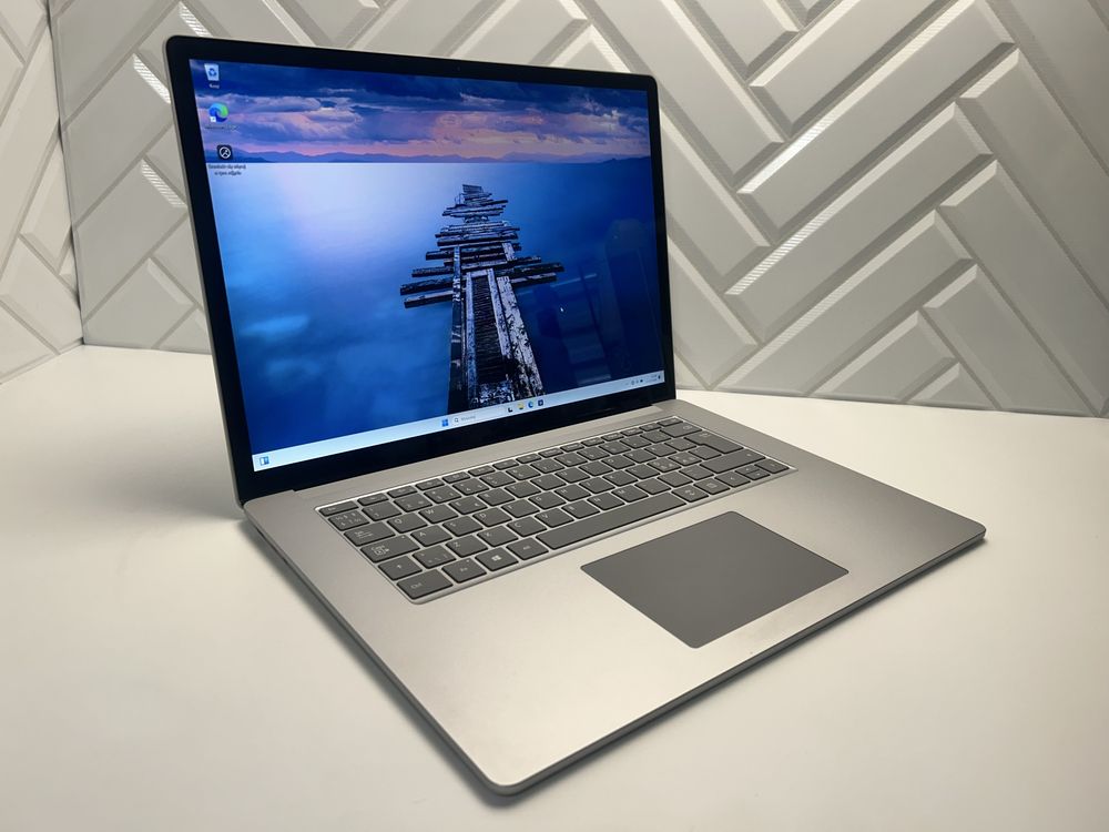 Microsoft Surface Laptop 4 (1979) i7-11gen 8 GB / 128 GB 15” Dotykowy