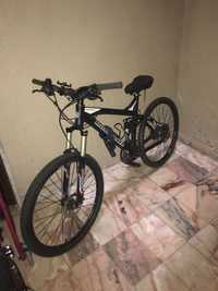 (Bicicleta de Montanha Preto) nova utilizada poucas vezes preço justo