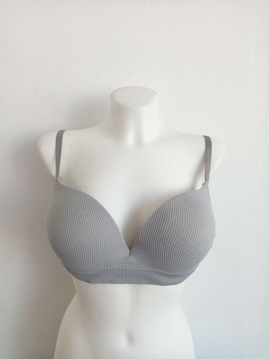 Biustonosz Censored 85B