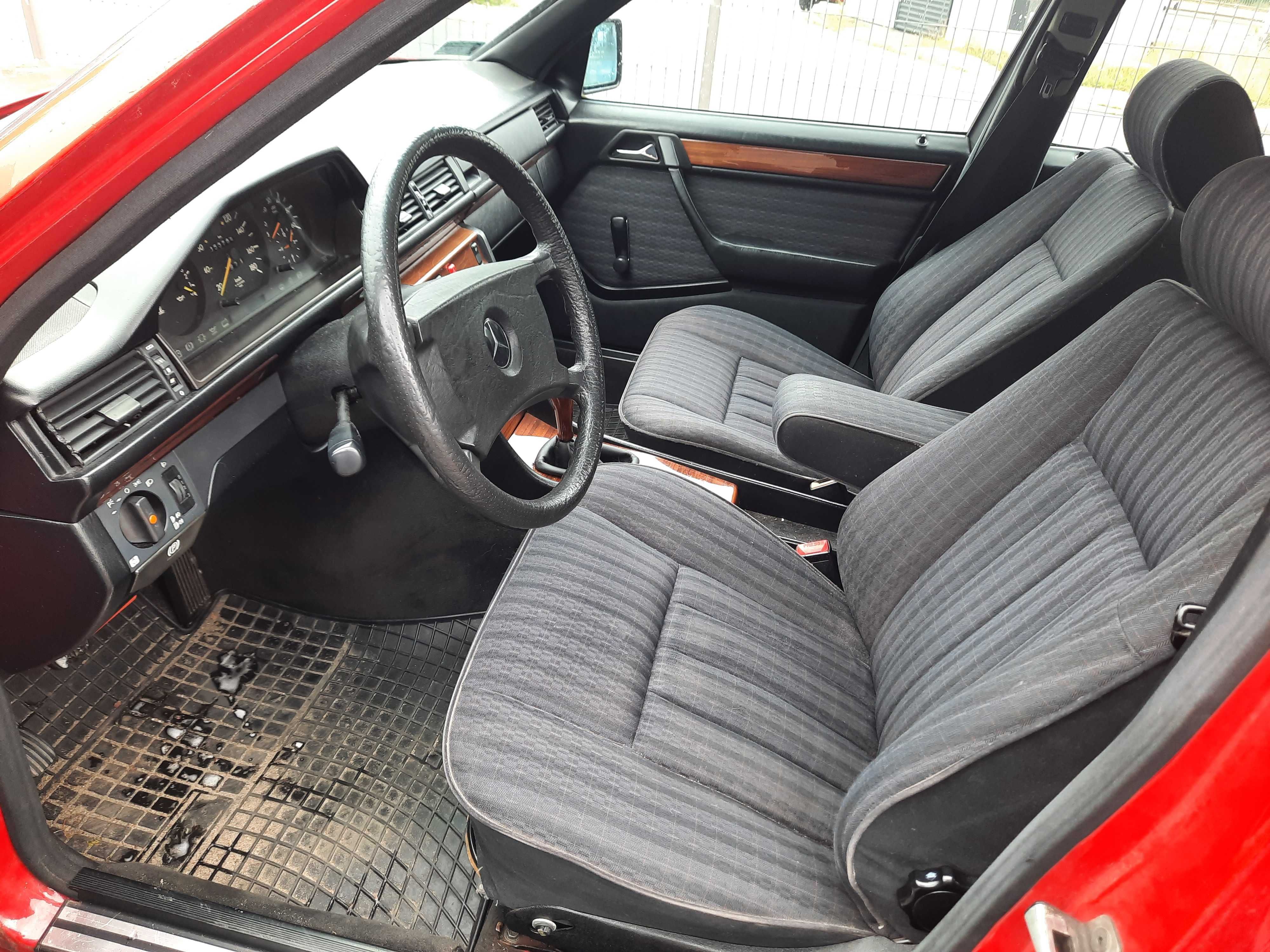 Mercedes Benz 200D