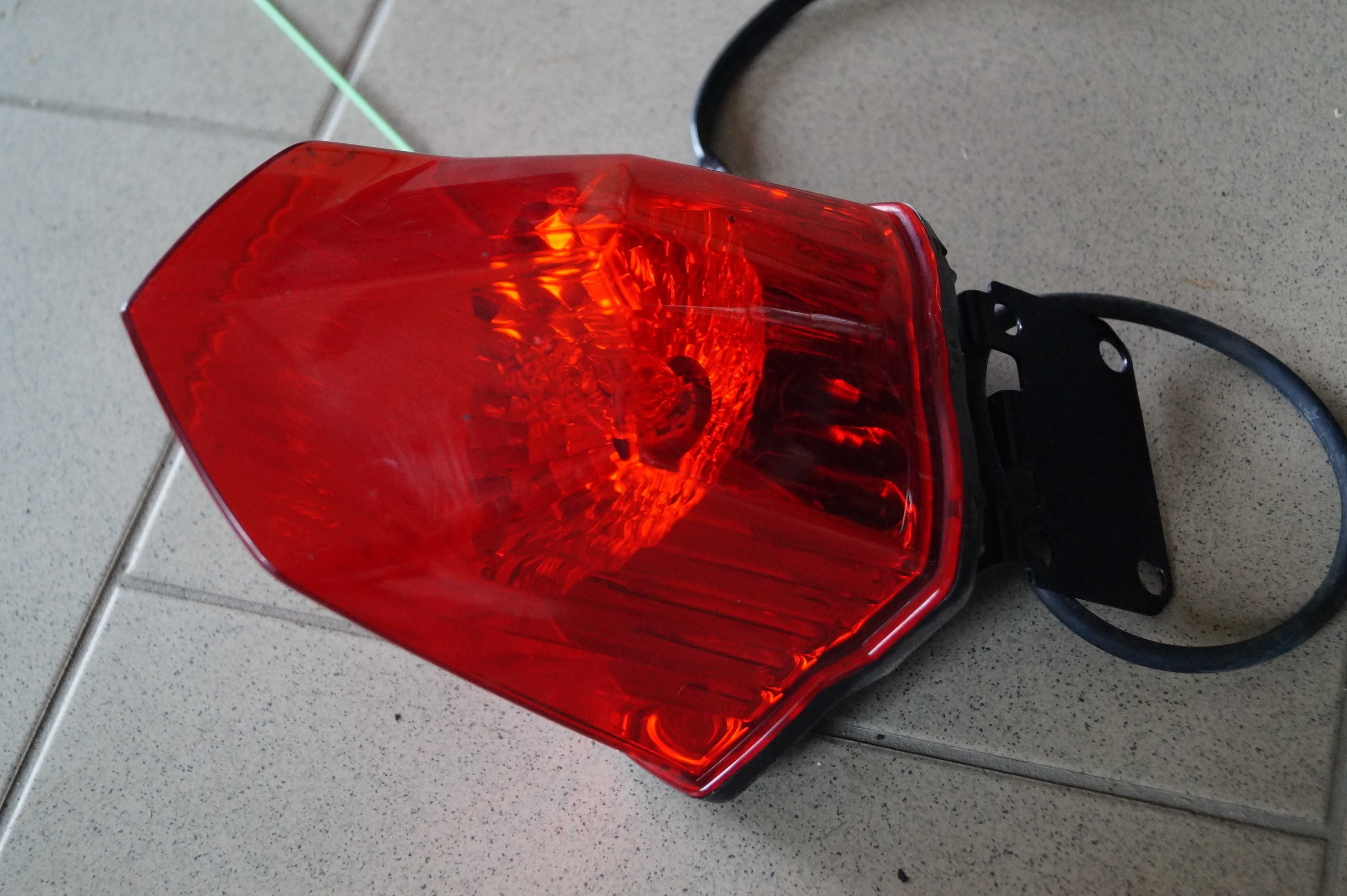 Yamaha XJ6 600 Diversion F lampa tył