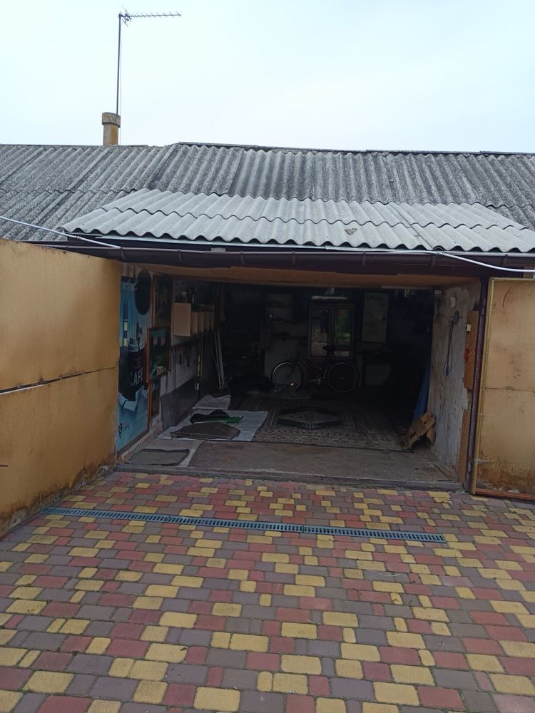 Будинок у Борзні — усе для життя: меблі, техніка, сад, город