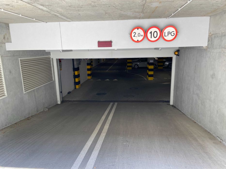 Miejsce postojowe w hali garażowej Smardzewska Poznań